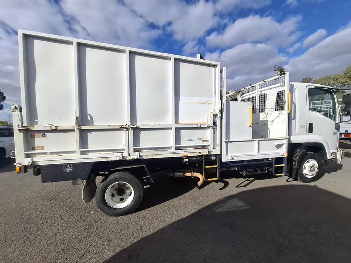 2012 Isuzu Frr 600 Medium WHITE