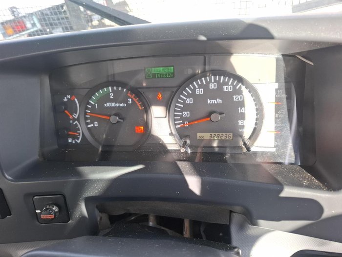 2012 Isuzu Frr 600 Medium WHITE