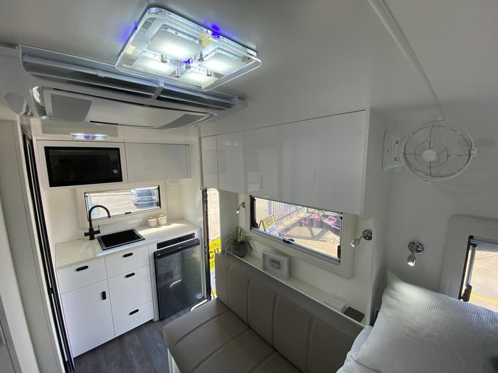 2025 JB Caravans Gator Hybrid 14' Full Off Road