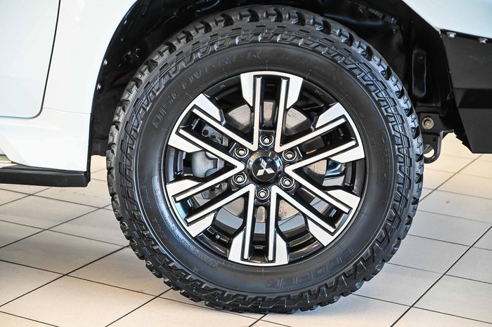 2022 Mitsubishi Pajero Sport GLS