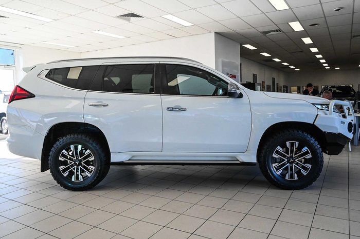 2022 Mitsubishi Pajero Sport GLS