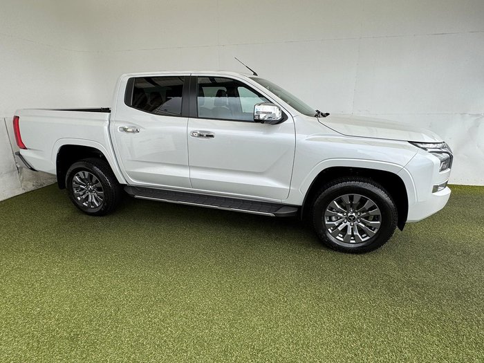 2024 Mitsubishi Triton GLS