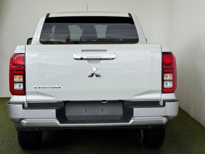 2024 Mitsubishi Triton GLS