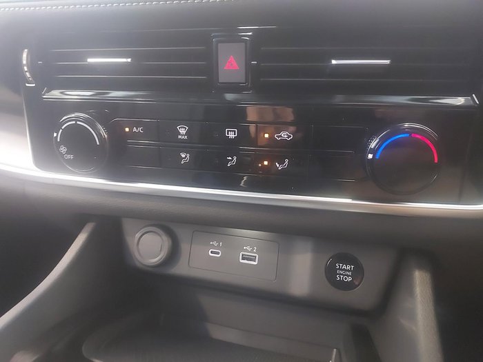 2024 Nissan X-TRAIL ST
