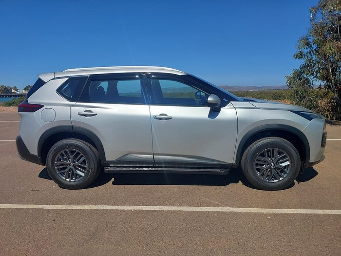 2024 Nissan X-TRAIL ST