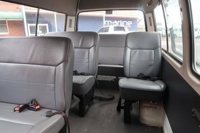 1995 Toyota Hiace Commuter RZH125R French Vanilla