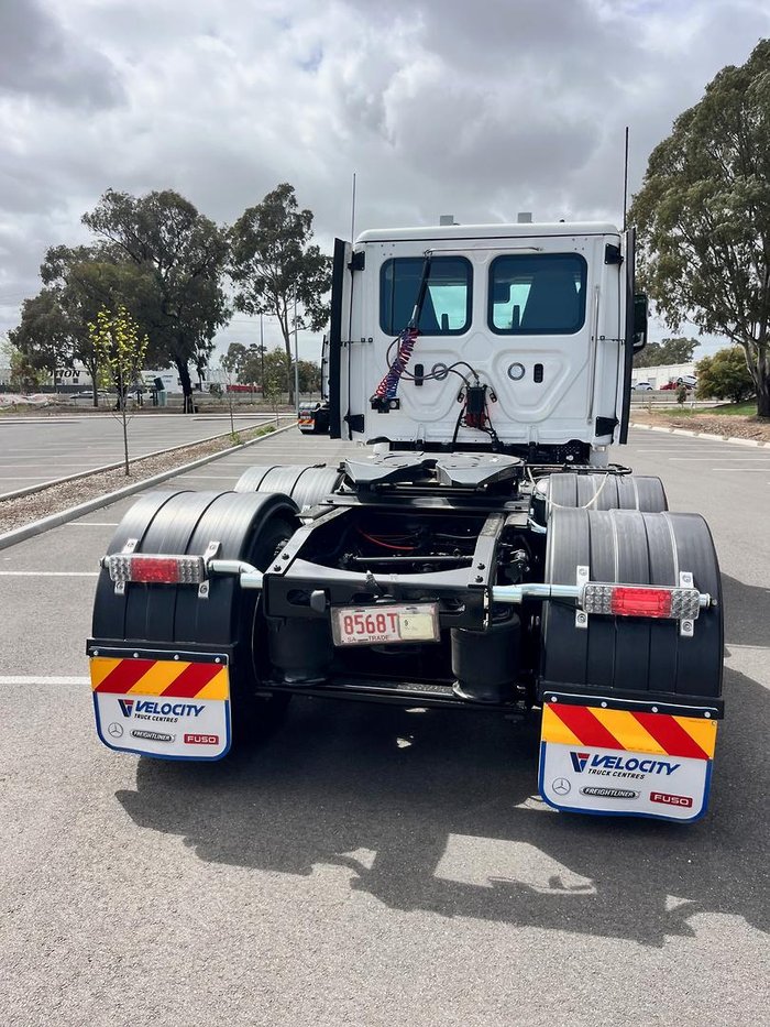 2024 Freightliner Cascadia 126 White