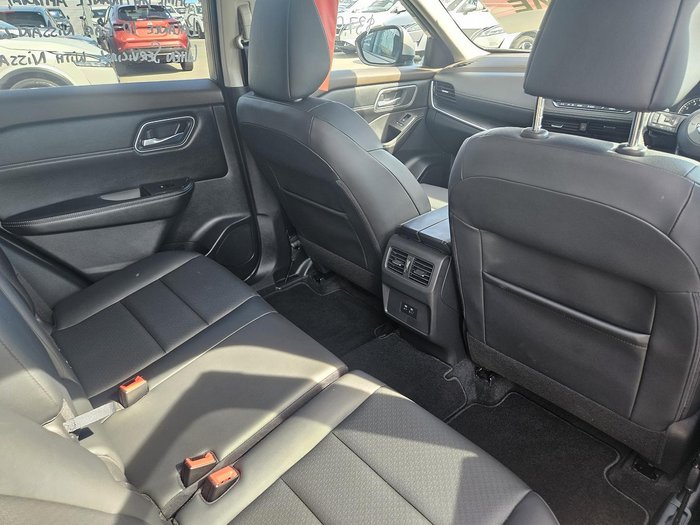 2024 Nissan X-TRAIL ST-L