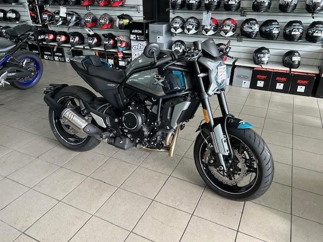 2022 CFMOTO 700 CL-X Sport CL-X Black