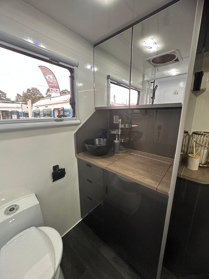 2025 JB Caravans Touring Queen Bed