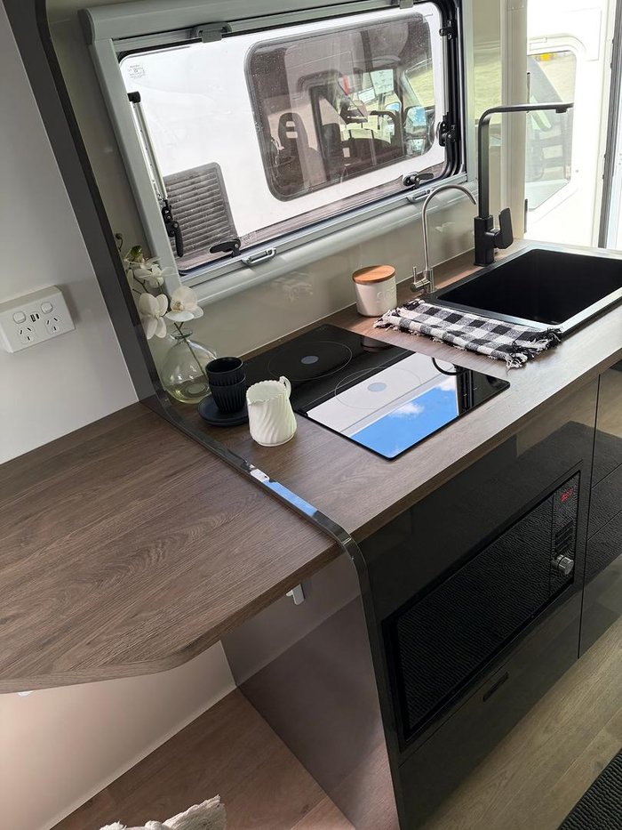 2025 JB Caravans Touring Queen Bed 7.8 M Iveco