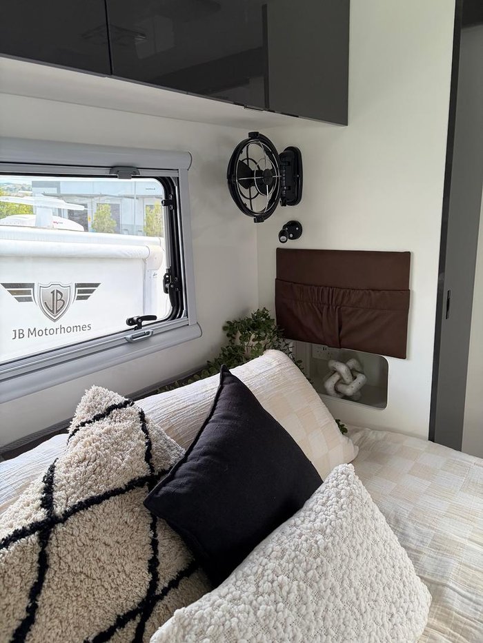 2025 JB Caravans Touring Queen Bed 7.8 M Iveco