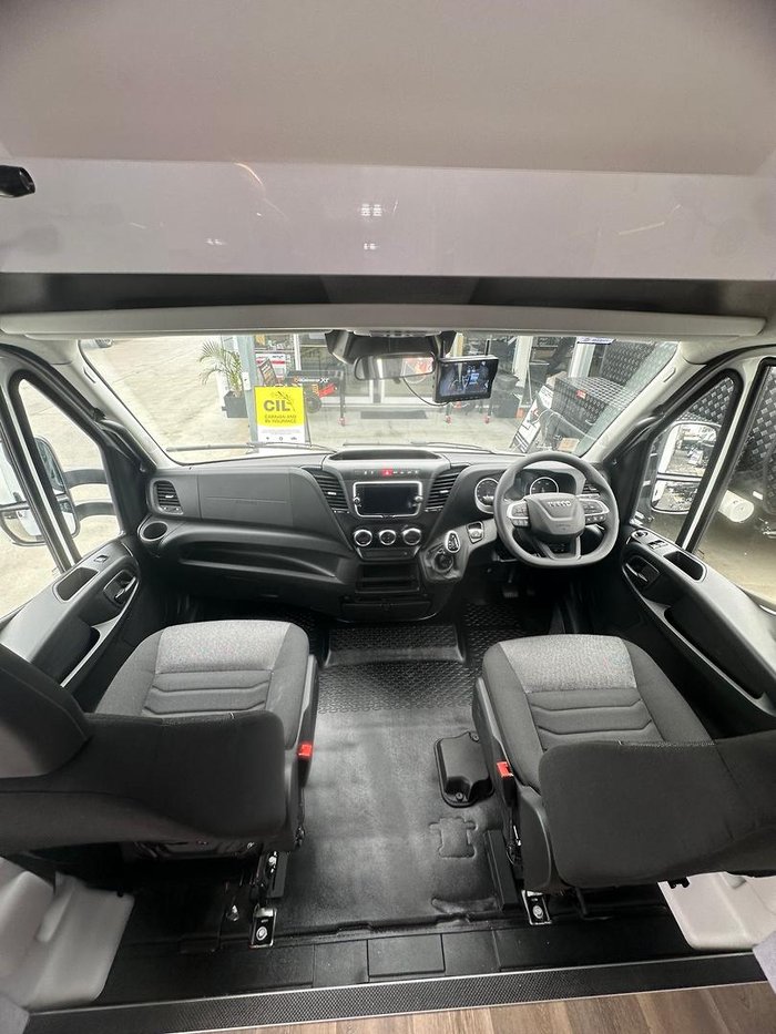 2025 JB Caravans Touring Queen Bed 7.8 M Iveco