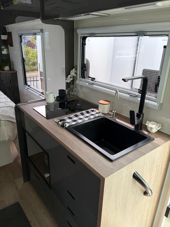 2025 JB Caravans Touring Queen Bed 7.8 M Iveco
