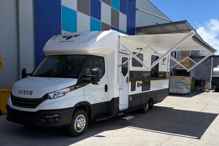 2025 JB Caravans Touring Queen Bed 7.8 M Iveco
