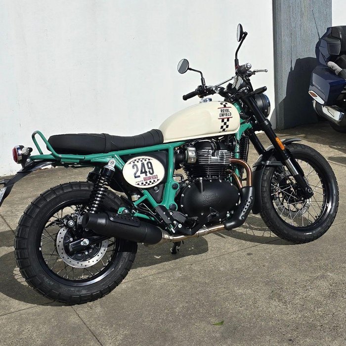 2025 Royal Enfield Bear 650 650 Twin White