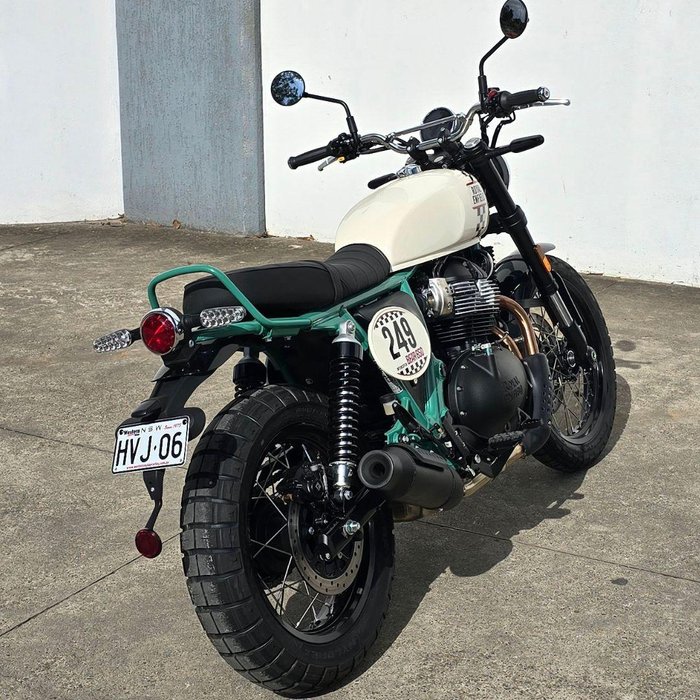 2025 Royal Enfield Bear 650 650 Twin White