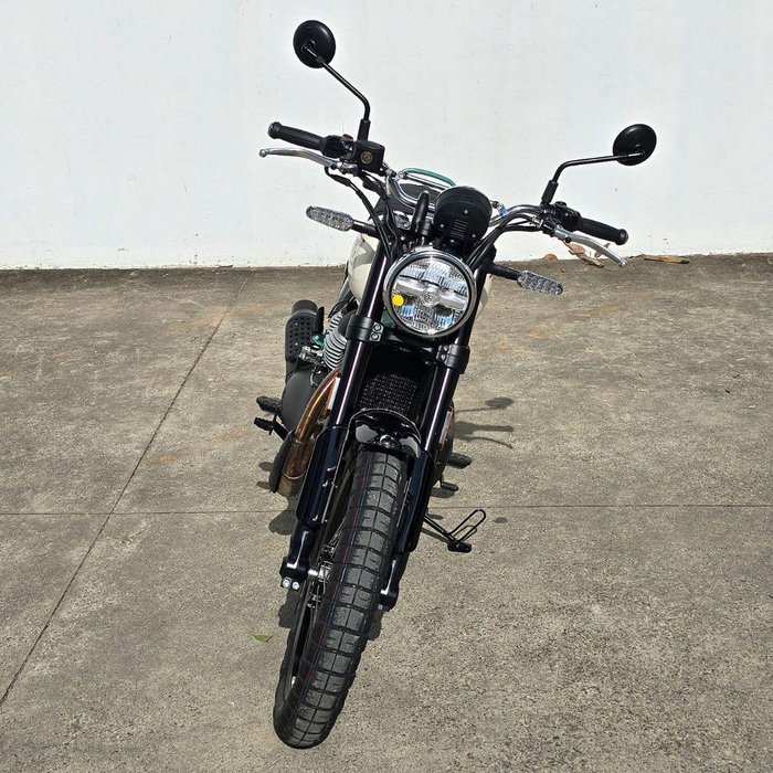 2025 Royal Enfield Bear 650 650 Twin White