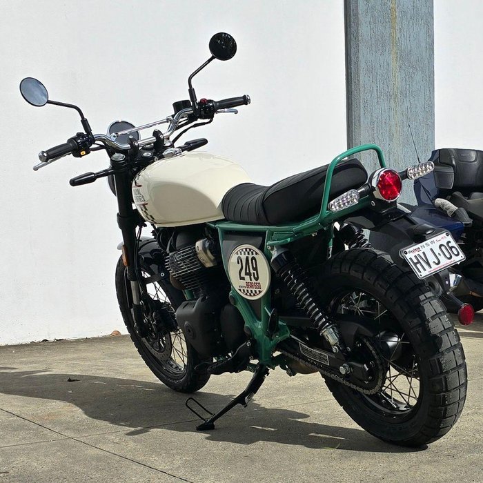2025 Royal Enfield Bear 650 650 Twin White