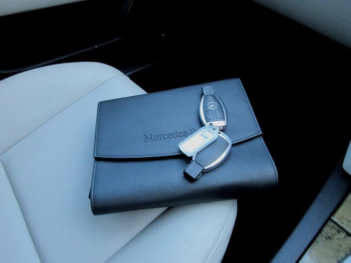 2011 Mercedes-Benz C-Class C300 Avantgarde