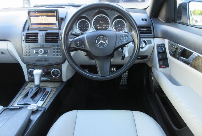 2011 Mercedes-Benz C-Class C300 Avantgarde