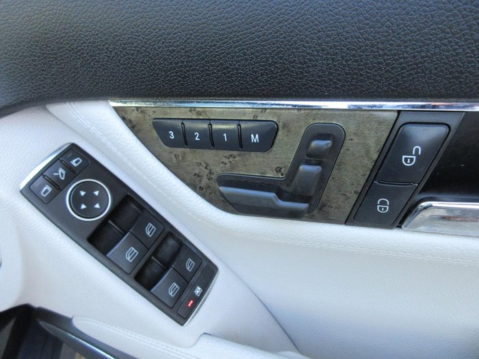 2011 Mercedes-Benz C-Class C300 Avantgarde