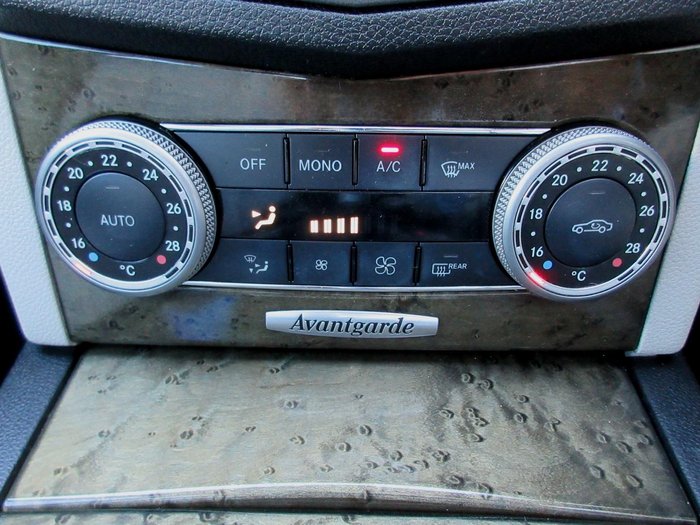 2011 Mercedes-Benz C-Class C300 Avantgarde