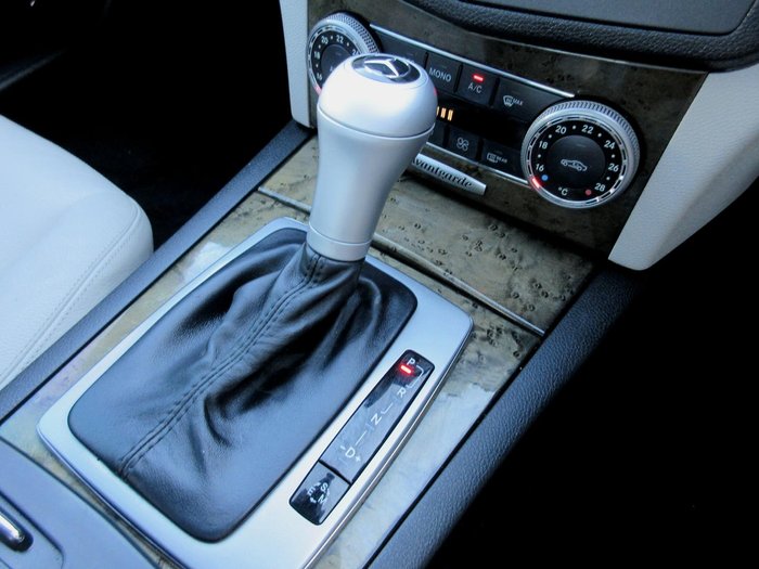 2011 Mercedes-Benz C-Class C300 Avantgarde