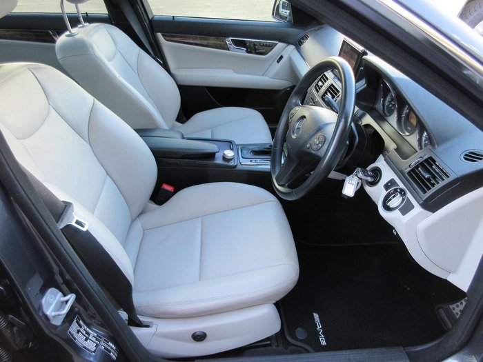 2011 Mercedes-Benz C-Class C300 Avantgarde