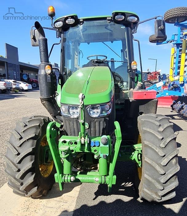 2020 John Deere 6120M