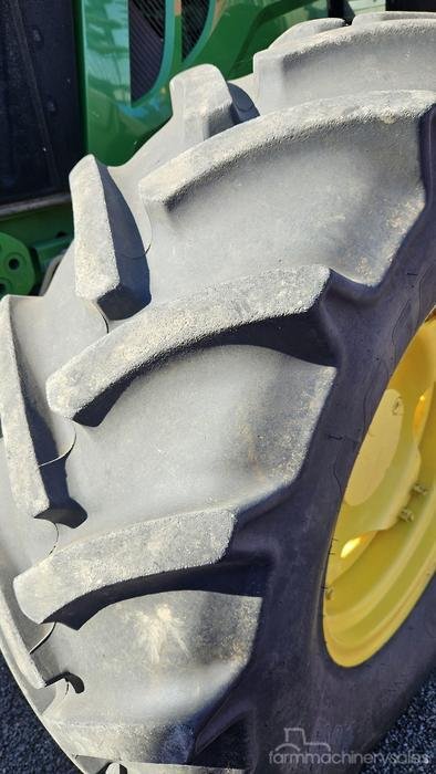 2020 John Deere 6120M