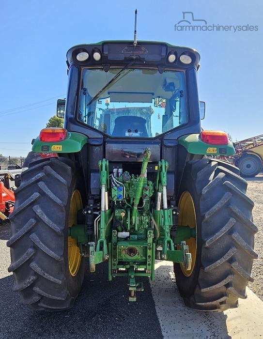 2020 John Deere 6120M