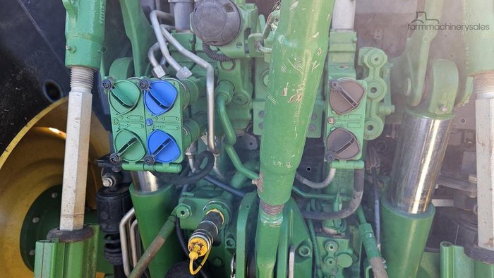 2020 John Deere 6120M