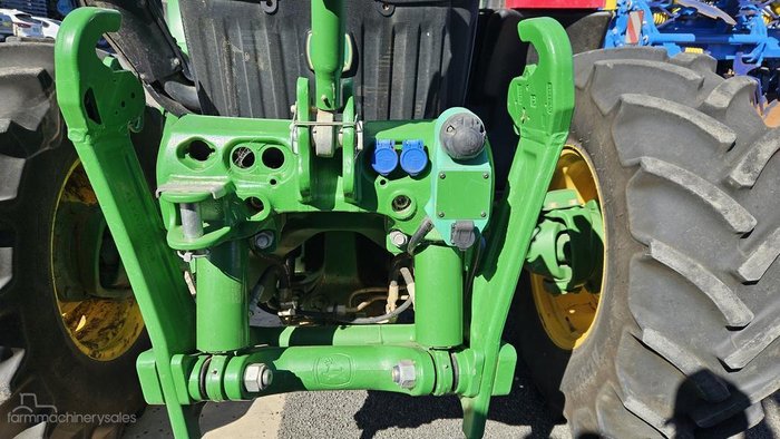 2020 John Deere 6120M