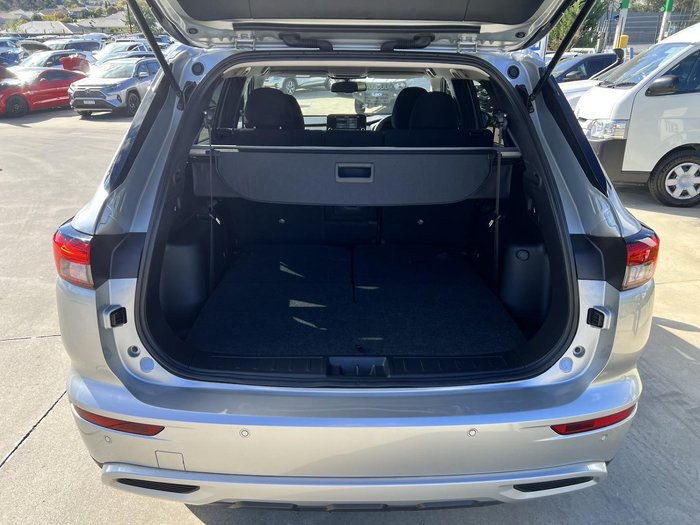 2023 Mitsubishi Outlander LS
