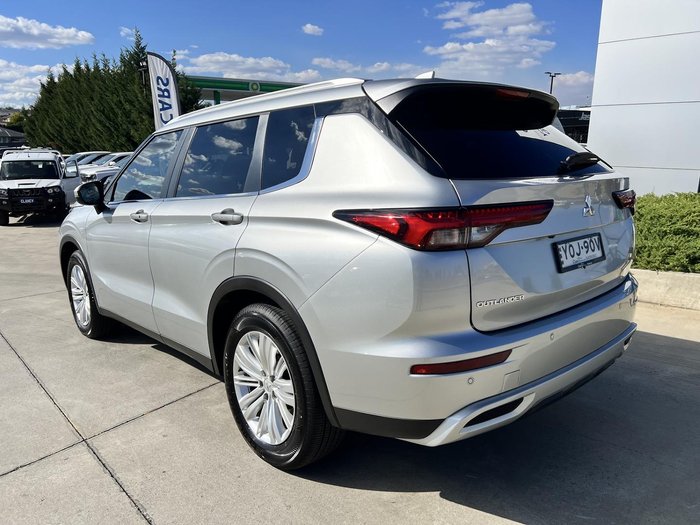 2023 Mitsubishi Outlander LS