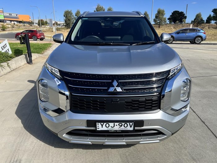 2023 Mitsubishi Outlander LS