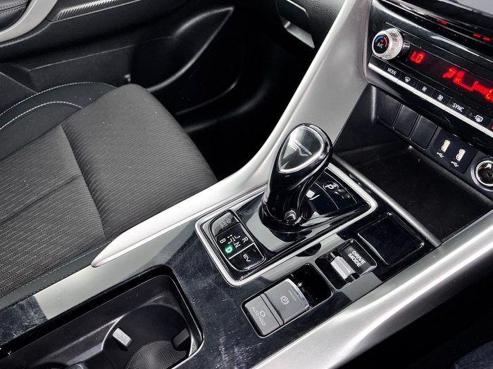 2021 Mitsubishi Eclipse Cross PHEV ES