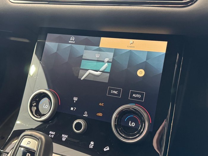 2022 Land Rover Range Rover Evoque P250 R-Dynamic SE