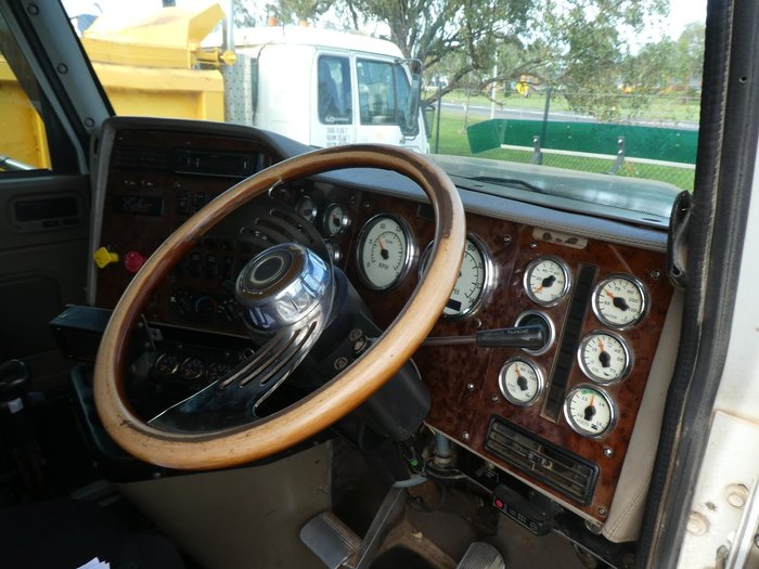2007 International 9900 Eagle WHITE