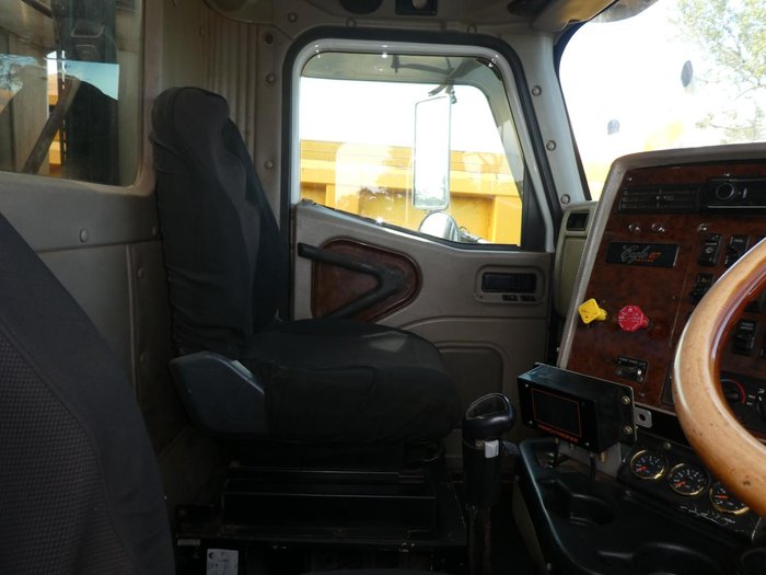 2007 International 9900 Eagle WHITE