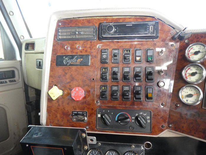 2007 International 9900 Eagle WHITE