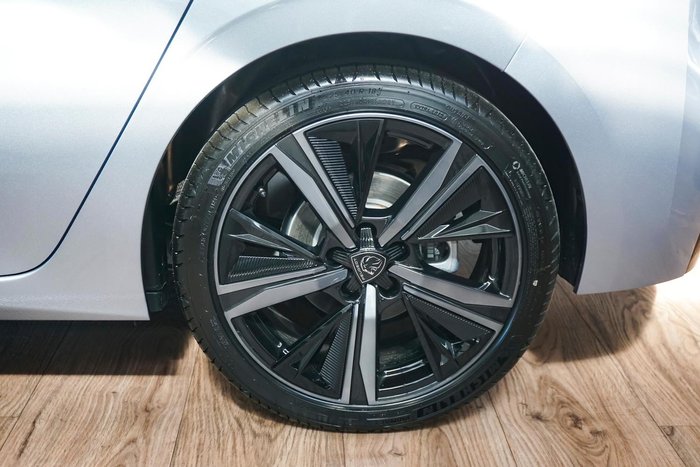 2025 Peugeot 308 GT Hybrid