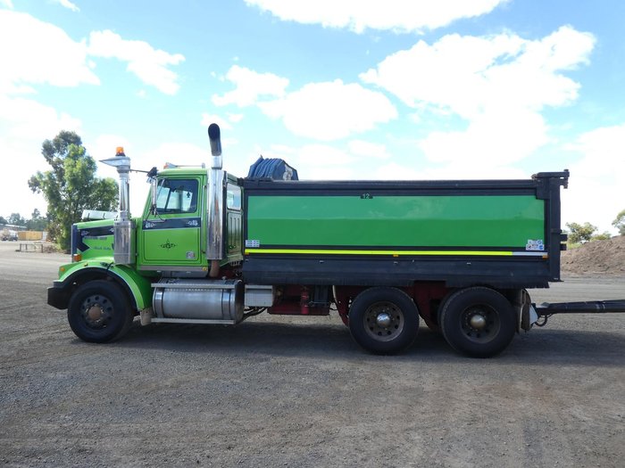 2000 Western Star 4800 Fx GREEN