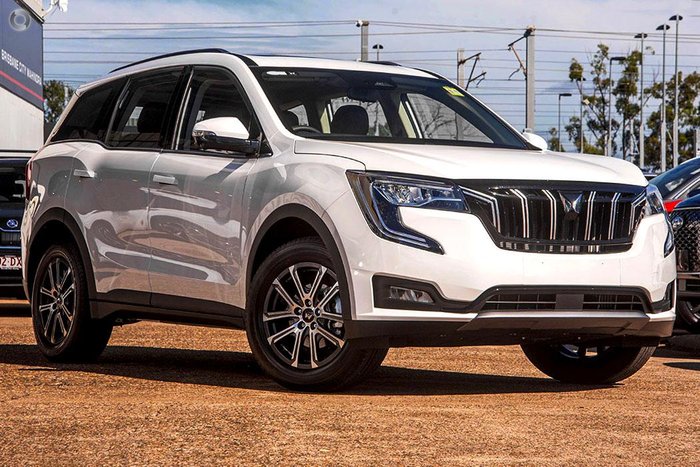 2025 Mahindra XUV700 AX7L Everest White