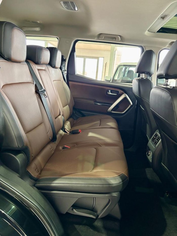2025 Mahindra Scorpio Z8L 4X4 Napoli Black