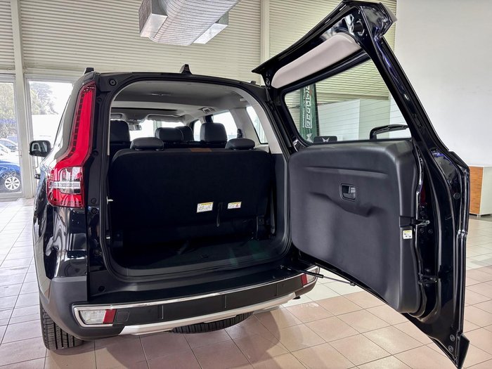 2025 Mahindra Scorpio Z8L 4X4 Napoli Black
