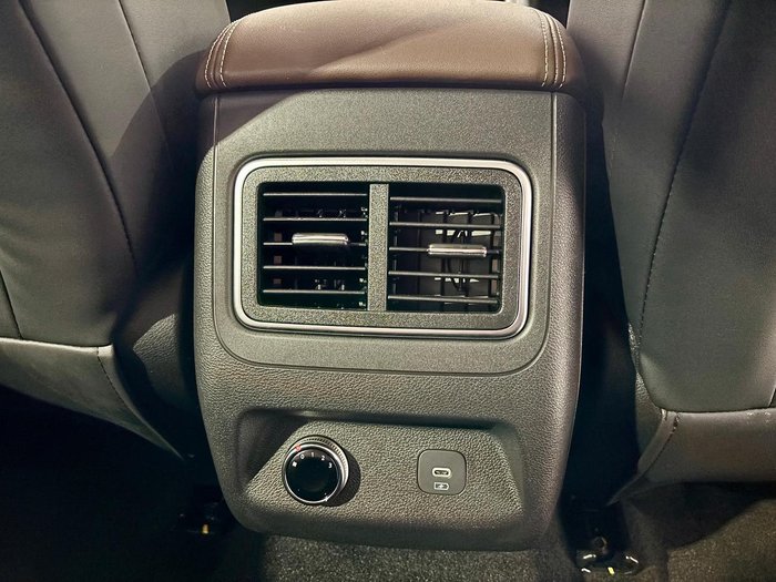 2025 Mahindra Scorpio Z8L 4X4 Napoli Black