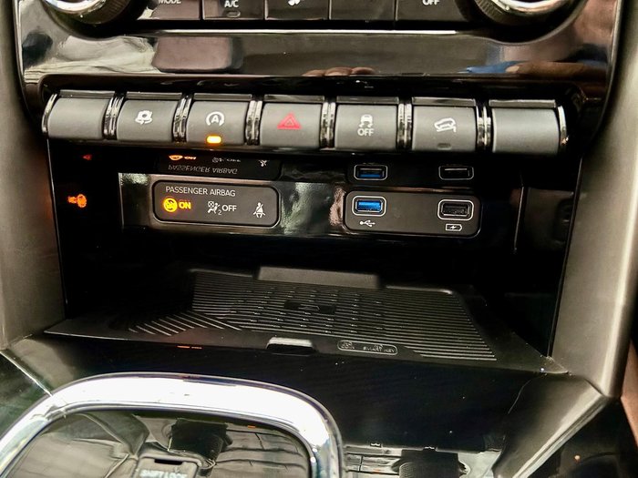 2025 Mahindra Scorpio Z8L 4X4 Napoli Black