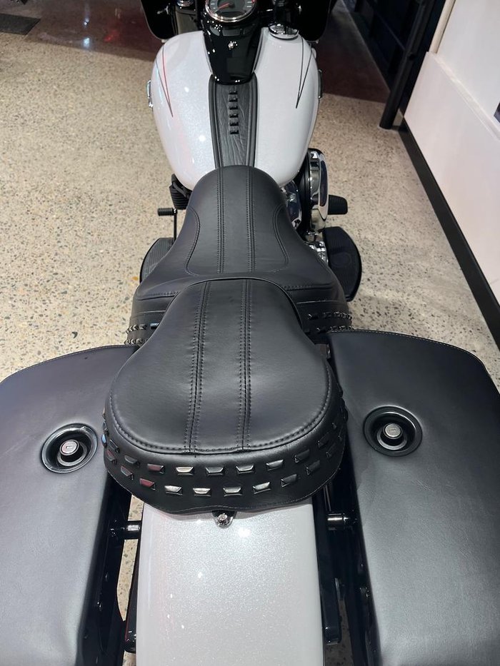 2025 Harley-Davidson Heritage Classic 117 (FLHC) Softail White